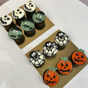 Cupcakes de Halloween: zombie, frankestein, calabaza, telaraña y esqueleto.