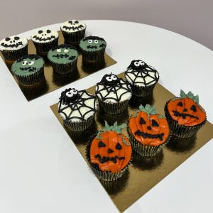 Cupcakes de Halloween: zombie, frankestein, calabaza, telaraña y esqueleto.
